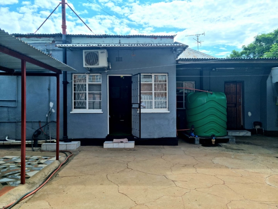 3 Bedroom Property for Sale in De Beers Northern Cape
